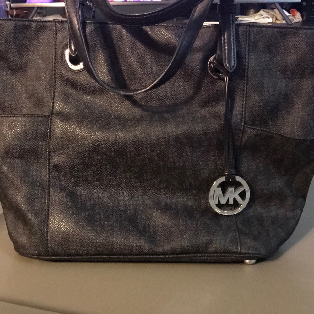 Michael kors jet set tote